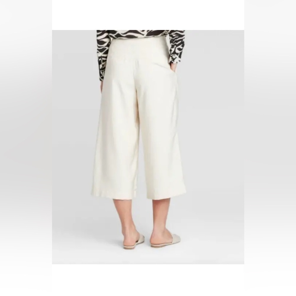 Women's High-Rise Wide Leg Front Pleat Cropped Pants - Who What Wear - Cream - Picture 2 of 8